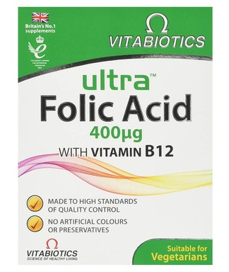 Ултра Фолиева киселина х30 капсули Vitabiotics Известна, като витамин B9, Фолиевата киселина е нужна за прием преди и по време на бременност. Подходяща, както за жени, така и за мъже, независимо от възрастта, за доброто състояние на организма. Ултра Фолиева киселина на Vitabiotics е със съдържание на фолиева киселина, балансирана с витамин B12, които допринасят за нормалната функция на имунната система и за нормалното освобождаване на енергия и намаляване на стреса и умората. Витамин В12 взима роля и в процеса на клетъчно делене и допринася за нормалното формиране на червени кръвни клетки. Препоръчително е приема да започне от началото на опитите за зачеване до 12-та седмица от бременността. Необходимото количество фолиева киселина в организма за майката е нужно, защото ниските нива на този витамин е рисков фактор за развитието на дефекти на невралната тръба и за развитието на плода като цяло. Възможно е приема да продължава и през цялата бременност, тъй като подпомага растежа на тъканта на плода и майката. Продуктът е подходящ за вегетарианци. Не съдържа изкуствени оцветители, консерванти, лактоза, глутен, сол или мая. Ултра Фолиева киселина не е тествана върху животни. Предлага се в опаковка от 30 капсули. Състав на Ултра Фолиева киселина: Фолиева киселина - 400 μg Витамин В12 - 5 µg Помощни вещества: Калциев хидрогенфосфат дихидрат, микрокристална целулоза, картофено нишесте, поливинилполипиролидон, калциев хидрогенфосфат дихидрат; Покритие на таблетката (хидроксипропилметилцелулоза, пропилен гликол, етил целулоза, хидроксипропилцелулоза, естествени оцветители (титаниев диоксид и железен оксид), поливинилпиролидон; Противослепващи агенти (магнезиев стеарат, силициев диоксид).Ултра Фолиева киселина Разгледайте и другите продукти от категорията Мултивитамини за бременни. Регистрирайте се в нашата онлайн аптека и ще може да получавате седмичния ни бюлетин с актуални за сезона предложения, промоции и нови продукти на супер атрактивни цени. Ако имате нужда от консултация, насреща е квалифициран магистър-фармацевт, който може да ви насочи към продуктите, с които да постигнете желания ефект. Не се колебайте да оставите запитване по всяко едно време от денонощието. Ако поръчате продукти при определени условия получавате безплатна доставка, а повече информация може да получите в секцията Доставка.Ултра Фолиева киселина Приемайте по една таблетка дневно с основното хранене с чаша вода или друга течност. Да не се дъвчат. Vitabiotics е утвърдена британска компания с дългогодишен опит в разработването на висококачествени хранителни добавки и витамини. Те се отличават с безопасност и ефективност. Техните продукти отговарят на най-високите международни стандарти и се базират на съвременни научни изследвания.Ултра Фолиева киселина Vitabiotics е лидер в създаването на иновативни формули, които подпомагат репродуктивното здраве на мъжете и жените. Техните пренатални витамини предлагат важни хранителни вещества, които са от съществено значение за здравето на бъдещите майки и развитието на плода. Продуктите им също така са създадени с оглед на нуждите на костната система и зрението, като осигуряват подкрепа за поддържане на здравето на костите и доброто зрение в напреднала възраст.Ултра Фолиева киселина Компанията е известна и с витаминните комплекси, предназначени за активни хора. Независимо дали сте спортист или водите активен начин на живот, тези добавки спомагат за повишаване на енергията, издръжливостта и възстановяването след физически натоварвания. Vitabiotics предлага решения за здравословен и балансиран начин на живот, които отговарят на нуждите на различни възрастови и физиологични групи. Защо да изберете Аптеката Oнлайн? В Аптеката Онлайн може да се насладите на богата гама от медикаменти, хранителни добавки и други здравни продукти. Включително можете да намерите разнообразие от продукти за профилактика и лечение на сезонни заболявания като грип и настинки. Нашата аптека се стреми да предложи на клиентите не само достъпни цени, но и качествени продукти, които да помогнат за укрепване на имунитета и здравето като цяло.Ултра Фолиева киселина Освен това, в Аптеката Онлайн предлагаме и специална лоялна програма.,Тя важи за всички продукти дори и намалените. Чрез нея събирате точки при всяка покупка. Тези точки можете да използвате за намаления при следващи покупки, условията може да разгледате в страницата ни за лоялна програма. Трупате точки само, ако сте вписани в своя профил. С пазаруването в Аптеката Онлайн получавате допълнителни предимства като безплатна доставка при определени поръчки и възможността да пазарувате по всяко време на денонощието, без да се съобразявате с работно време. Това ви осигурява максимално удобство и бърз достъп до продуктите, от които се нуждаете. Ние разбираме важността на качествената грижа за здравето и затова нашите продукти са внимателно подбрани и с доказана ефективност. В Аптеката Онлайн ще намерите всичко необходимо за вашето здраве на едно място, независимо дали става дума за витамини, минерали, лекарства или продукти за козметична грижа. Изберете Аптеката Онлайн за надеждност, удобство и сигурност при пазаруването на здравни продукти!