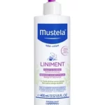 Нежна почистваща грижа за зоната под пелената, за ежедневна употреба от 1-вия ден на раждането. • Нежно и ефективно почиства зоната под пелената. • Образува защитен филм, който изолира кожата от външни дразнители, предизвикани от влажност или триене. • Предпазва бебешката кожа благодарение на включеното във формулата си екстра върджин маслиново масло естествено богато на Омега 6 и 9. Включително новородени, изписани след интензивни грижи.