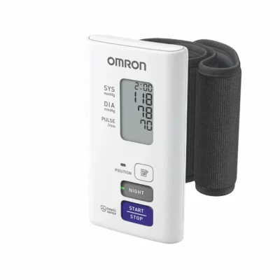 Omron NightView Автоматичен апарат за кръвно налягане, за китка Omron NightView Автоматичен апарат за кръвно налягане Благодарение на техологията на маншета “Sigma cuff “ уреда има напълно безшумен процес на работа на помпата за минимално нарушаване на съня и измерва с леко надуване и по-кратко време за компресия за оптимално качество на съня. Клинично валидиран NightView е клинично валидиран за точност при различни пози, дори ако китката ви се обърне по време на сън. Когато пуснете NightView да прави измервания в нощен режим. NightView автоматично ще направи измерване в 2 ч. сутринта, в 4 ч. сутринта и 4 часа след включване на нощния режим на измерване. Връзка с приложението Omron Connect Памет 350 измервания Засича неравномерна сърдечна дейност ( аритмия) Символ за правилно поставен маншет Символ при движение или говор по време на измерването Маншет 13.5 – 21.5 см Omron Healthcare помага на хората да живеят по-свободен и по-пълноценен живот. В областта на клинично доказаното и иновативно медицинско оборудване за здравен мониторинг  Omron Healthcare са световен лидер. Те са на първо място в цифровите апарати за кръвно налягане. С техните 200 милиона продадени апарата за кръвно налягане. Omron помагат на хората да лекуват и управляват своите медицински състояния ефективно. Техните продукти са създадени с най-новите технологии, осигуряващи максимална точност и прецизност. Мисията на Omron? Седалището на Omron е в Киото, Япония. Тяхната мисия е да помагат за реализирането на здравословен и спокоен живот. Доказателсто за следването на тяхната мисия са именно иновативните продукти на Omron. Omron NightView Автоматичен апарат за кръвно налягане Иновативни продукти подходящи за всеки дом Omron предлагат широка гама продукти. Те включват апарати за кръвно налягане,  термометри, инхалатори, електронни везни и други. Екологични и устойчиви практики Бранда е посветен на запазване на екологичната устойчивост на компания. Те използват екологично чисти материали и се стремят да намалят въглеродния си отпечатък.Omron NightView Автоматичен апарат за кръвно налягане Погрижете се за вашето здраве от рано и разгледайте разнообразната гама продукти на Omron  в нашия онлайн магазин aptekata.online ЧЕСТО ЗАДАВАНИ ВЪПРОСИ Как да избера правилния апарат за кръвно налягане на Omron? При избирането на правилния на апарат за кръвно налягане е важно да се консултирате със здравен специалист и да изберете модел, който да отговаря на вашите нужди и предпочитания. Omron предлага разнообразие от модели, включително модели за горна и долна ръка. Каква е точността на апаратите за кръвно налягане на Omron? Апаратите за кръвно налягане на Omron са клинично доказани и осигуряват висока точност Много от тях са одобрени от здравни организации по целия свят.Omron NightView Автоматичен апарат за кръвно налягане Мога ли да използвам продуктите на Omron, ако имам специфични здравословни състояния? Да, Omron предлагат продукти, които са подходящи за хора с различни здравословни състояния. Винаги се консултирайте с лекар преди да използвате нов медицински уред.Omron NightView Автоматичен апарат за кръвно налягане Какви са гаранционните условия на продуктите на Omron? Omron предлага различни гаранционни условия в зависимост от продукта. Обикновено гаранцията покрива производствени дефекти и предоставя сервизна поддръжка. Къде мога да закупя продуктите на Omron? Можете да закупите продуктите на Omron от лицензирани магазини и аптеки, както и онлайн в различни платформи, включително в нашия онлайн магазин aptekata.online.