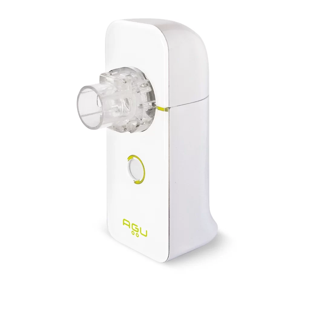 AGU Weezy смарт меш инхалатор Смарт меш инхалатор AGU Weezy смарт меш инхалатор с технологията IntelliFlow и е предназначено да подпомага лечението на респираторни заболявания, които се характеризират с обструкция на дихателните пътища, както и на астма, емфизем, бронхит и други. AGU Weezy смарт меш инхалатор Подходящ е за инхалаторна терапия както за деца, така и за възрастни и то точно в съответствие с предписанието на лекаря. Благодарение на мобилното приложение можете да знаете кога, с какъв вид лекарство и колко пъти са били извършени процедурите. Тези данни могат да се споделят и с личния лекар. Технология IntelliFlow Докато е в интелигентен режим, инхалаторът разпрашава лекарството само по време на вдишване на пациента и не разпрашава течност по време на издишване. В резултат на това потребителят ще вдиша по подходящ начин целия обем на лекарството, както е предписано от лекаря. AGU е новатор, който въвежда технологията IntelliFlow в своя Смарт меш инхалатор AGU Weezy смарт меш инхалатор. Три скорости на разпрашаване на лекарството Друга характеристика на новия смарт инхалатор е способността да се променя скоростта на разпрашаване. По този начин се допускат корекции, които ще улеснят определената скорост на разпрашаване на всеки конкретен вид лекарство. Тази функция е полезна и за родителите - така те могат да помогнат за фина настройка на процедурата, така че да е по-удобна за детето им - особено в началото на цикъла- тъй като първоначалното дишане със средна скорост на разпрашаване може да бъде усложнено от заболяването. AGU Weezy смарт меш инхалатор Комфорт при инхалациите на деца AGU Weezy смарт меш инхалатор е лесен за използване. Единствените необходими стъпки са поставянето на лекарството в подвижния контейнер, поставянето на мундщука или маската с подходящ размер и след това подтикване на детето да диша. Устройството не създава никакъв шум и няма да плаши бебето или детето. По време на вдишване детето може да гледа телевизия или да слуша, докато мама чете книжка. Удобно е бебе или дете да вдигне и задържи. Мама може да даде устройството на детето и то лесно може да го държи по време на процедурата. Устройството е преносимо, тъй като работи на батерии и USB кабел, така че можете лесно да го вземете със себе си при пътуване. AGU Weezy смарт меш инхалатор Мобилно приложение AGU Weezy смарт меш инхалатор може да бъде свързан към приложението AGU. Това позволява проследяване и споделяне на всички статистически данни и истории на лечение с лекаря; включително посочване на времето и продължителността на лекарствените процедури. Освен това приложението може да се използва за задаване на напомняне за всякакви инхалационни терапии, които са необходими по-късно. Приложението AGU може да бъде изтеглено безплатно от App Store или PlayMarket. Лесен за поддържане Смарт инхалаторът е лесен за почистване и грижи. След всяка употреба е необходимо да почиствате мундщука и инхалаторната маска с вода, а контейнера с лекарството – с дестилирана вода. AGU Weezy смарт меш инхалатор Комплект Комплектът включва: защитен капак, мундщук и две маски за вдишване (една малка и една средна), алкални батерии, USB кабел, чанта за носене и съхранение, ръководство за употреба. AGU Weezy смарт меш инхалатор Гаранция 2 години Agu Baby е специализирана и утвърдена марка в производството на продукти за бебета и малки деца. Agu baby се отличават с високото качество на своите продукти създадени за комфорта на най-малките. Качество Всички продукти на Agu baby са изработени с внимание към детайла и функционалността. Материалите използвани в производството са внимателно подбрани за да не съдържат вредни вещества и да бъдат напълно безопасни за малките деца. Продукти на Agu baby Електронни термометри - бързо и точно измерване на температурата Назални аспиратори - нежни и ефективни в почистването на носа Овлажнители за въздух - за оптимална влажност в детската стая Комплекти за хранене - безопасни и удобни прибори за хранене на вашето дете Разгледайте цялата гама на Agu baby в нашия онлайн магазин и изберете най-доброто за вашето дете