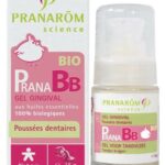 PRANAROM Прана Бебе гел при никнене на зъби 15гр Специално разработен продукт за облекчаване на дискомфорта, сързан с никненето на първибе бебешки зъбки. Никненето на на зъби е важен и често труден етап в развитието на всяко дете. Появата на първите зъбки е свързана с изпитването на силна болка и подуване, което довежда до неспокойствие и плач от страна на бебенцето. За облекчаването на тези симптоми идва на помощ PRANAROM Прана Бебе гел при никнене на зъбки. Основни съставки  и тяхното действие в  PRANAROM Прана Бебе гел при никнене на зъби Създаден изцяло от натурални етерични масла, този гел осигурява максимално облекчение и комфорт на беебето. PRANAROM Прана Бебе гел при никнене на зъби Римска лайка-Лесно заспиване Карамфил-Антисептик -Естествен антисептик и аналгетик, действащ като леко обезболяващо средство за болкота и дискомфорта в зоната на венците Мента-Охлаждащ ефект -Присъщо за ментата е нейния освежаващ и охлаждащ ефект, чрез който тя придава необходимата свежест и облекчаване на напрежението във венците Лавандула-Отпускане -Лавандулата спомага за релаксацията и отпускането на бебето. Заедно с това има и антисептичен ефект, който ще предпази венците на  вашето бебе. Как да използваме PRANAROM Прана Бебе гел при никнене на зъби? Гелът на Пранаром е изключително лесе н за употреба. Нанесете малко количество от гела върху чиста пръст или памучен тампон Внимателно масажирайте върху венците на бебето. Ефектът на гела започва да действа мигновенно. Защото да изберете PRANAROM Прана Бебе гел при никнене на зъби? Високо качество Лесна употреба Приятен вкус и аромат Натурални състваки Униниверсално приложение Pranarom  води началото си от 1991 година. Идеята за създаването на компанията е на един от най-признатите в световен мащаб фармацевти и ароматолози - Доминик Баду. Pranarom е утвърдена марка, която има дългогодишен опит в арома и фитотерапията. Компанията е създадена в Белгия. Отличително за нея е научно обоснования подход към аромотерапията. Pranarom съчетават традиционните знания с модерни и научни изследвания.PRANAROM Прана Бебе гел при никнене на зъби Основен Фокус на Pranarom е поддържане на здравето и баланса на организма чрез предоставените от тях натурални и ефективни продукти. Те са с гарантирана безопасност и висока ефективност, дължаща се на стриктния контрол на качеството в производствения процес. PRANAROM Прана Бебе гел при никнене на зъби Pranarom предлагат разнообразна гама от продукти част от които са чисти етерични масла и готови смеси. Те са силно подходящи за дифузия, локално приложение или приемане във вид на капсули. Продуктите на Pranarom помагат за подобряване на имунитета, облекчаване на стреса и участие в грижата на съня и кожата. PRANAROM Прана Бебе гел при никнене на зъби Погрижете се за вашето здраве от рано и разгледайте разнообразната гама продукти на Pranarom в нашия онлайн магазин aptekata.online