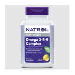 Какво представлява Natrol Омега 3 6 9 Комплекс? Открийте осезаемите здравословни ползи, които приемът на Natrol Омега 3 6 9 Комплекс осигурява на Вашия организъм! Благодарение на съдържащата се в продукта смес от сложни мастни киселини се постига мощна стимулация на цялостното здраве и благосъстояние на тялото и организма. Natrol предоставя оптимизирана по научен път смес, която е базирана на здравословен баланс между EPA и DHA мастни киселини, ленено семе и пореч. Именно наличието на тези мастни киселини в продуктовото съдържание има незаменим принос в поддържането на цялостен здравословен баланс в организма. Natrol Омега 3 6 9 Комплекс ефективно съдейства за поддържане здравето на сърцето и сърдечно-съдовата система като цяло. Ежедневният прием на омега 3 мастни киселини съдейства и за ефективно регулиране  нивата на триглицеридите, като по този начин те оказват мощна протекция на цялата сърдечно-съдова система. Научни изследвания единодушно установяват богатото наличие на омега-3 мастни киселини именно във високо пречистеното рибено масло. Съдържащото се в Natrol Омега 3 6 9 Комплекс масло от пореч се извлича от растение с особено висока концентрация на омега-6 мастни киселини. Приемът му е изключително полезен за поддържане здравето на кожата и косата. Технологичният процес на Natrol, използван за производството на Natrol Омега 3 6 9 Комплекс, осигурява максимално висока чистота на крайния продукт, върхово качество и елиминиране на евентуални следи от пестициди, хлорни съединения и тежки метали. •    Подпомага нормалната дейност на сърдечно-съдовата система •    Съдейства за поддържане нивата на холестерола в норма •    Препоръчителната доза за еднократен прием съдържа 400 mg високо пречистено рибено масло, 400 mg ленено масло и 400 mg масло от пореч •    С приятен вкус на лимон Начин на употреба на Natrol Омега 3 6 9 Комплекс: Приемайте по 1 гел-капсула Natrol Омега 3 6 9 Комплекс два пъти дневно, по време на хранене. За Natrol Natrol – водеща марка в областта на здравословните добавки, позната с научно обоснованите си формули и висококачествените си продукти. Natrol съчетава дългогодишен опит с модерни изследователски методи, за да разработва добавки, които подпомагат оптималното здраве, енергия и умствена активност. Ключът към успеха на Natrol е в строгия контрол на качеството и внимателния подбор на съставките. Всеки продукт преминава през редица тестове, за да се гарантира неговата чистота, ефективност и безопасност. Марката инвестира значителни ресурси в научни изследвания, което позволява непрекъснато усъвършенстване на формулите и внедряване на иновативни технологии в производството. Изборът на Natrol означава доверие в доказани научни принципи и отдаденост към подобряване на качеството на живот. Продуктите на Natrol са създадени, за да отговорят на нуждите на съвременния потребител, предоставяйки ефективна поддръжка за имунната система, енергийния баланс и общото благосъстояние. Защо да изберете Аптеката Oнлайн? В Аптеката Онлайн може да се насладите на богата гама от медикаменти, хранителни добавки и други здравни продукти. Включително можете да намерите разнообразие от продукти за профилактика и лечение на сезонни заболявания като грип и настинки. Нашата аптека се стреми да предложи на клиентите не само достъпни цени, но и качествени продукти, които да помогнат за укрепване на имунитета и здравето като цяло. Лоялна Програма Освен това, в Аптеката Онлайн предлагаме и специална лоялна програма.,Тя важи за всички продукти дори и намалените. Чрез нея събирате точки при всяка покупка. Тези точки можете да използвате за намаления при следващи покупки, условията може да разгледате в страницата ни за лоялна програма. Трупате точки само, ако сте вписани в своя профил. Допълнителни предимства С пазаруването в Аптеката Онлайн получавате допълнителни предимства като безплатна доставка при определени поръчки и възможността да пазарувате по всяко време на денонощието, без да се съобразявате с работно време. Това ви осигурява максимално удобство и бърз достъп до продуктите, от които се нуждаете. Ние сме до теб! Ние разбираме важността на качествената грижа за здравето и затова нашите продукти са внимателно подбрани и с доказана ефективност. В Аптеката Онлайн ще намерите всичко необходимо за вашето здраве на едно място, независимо дали става дума за витамини, минерали, лекарства или продукти за козметична грижа. Изберете Аптеката Онлайн за надеждност, удобство и сигурност при пазаруването на здравни продукти!